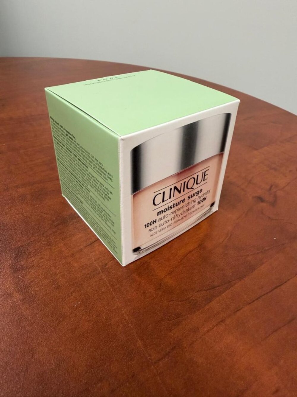 Clinique Moisture Surge 100H Auto-Replenishing Hydrator Moisturizer